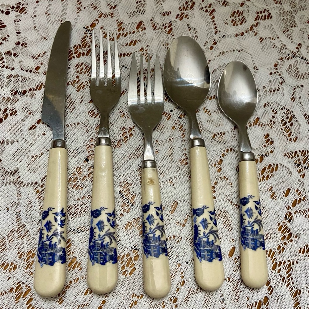 Vintage, 5 pc Blue Willow Flatware